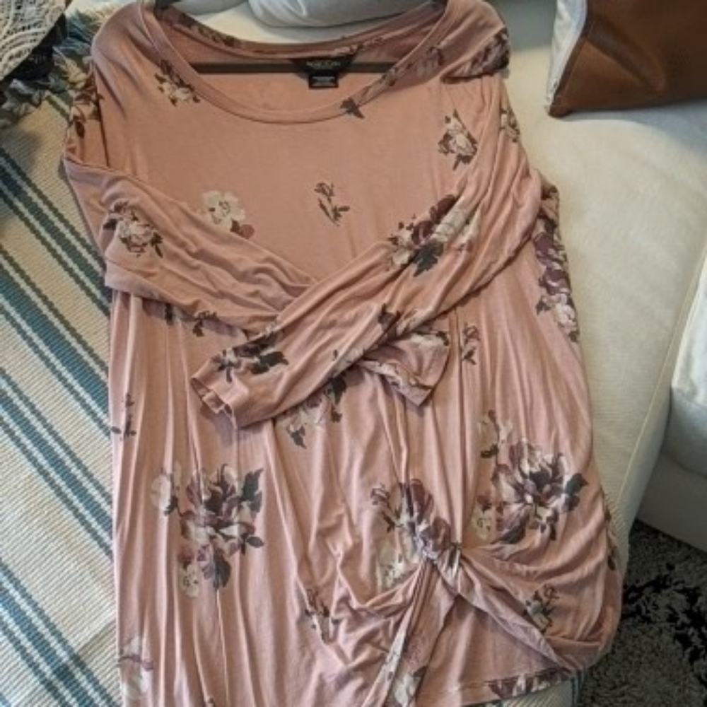 5 / $25 🧡floral tunic